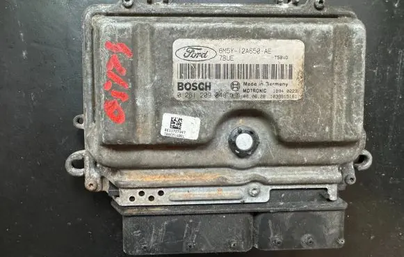 Ford Focus Engine control unit/module 6M5y12A650AE 0261209048
