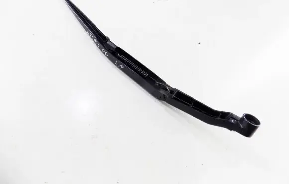 Subaru Legacy Front wiper blade arm