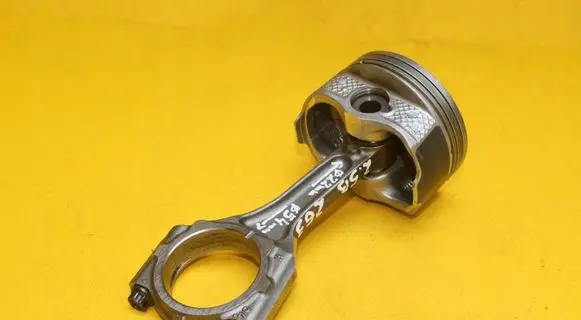 Subaru Forester SJ Piston with connecting rod
