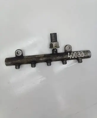 Volvo V50 Fuel main line pipe 9645689680 5WS40041