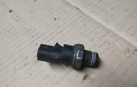 Chrysler Pacifica Oil pressure sensor 