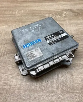 BMW 5 E34 Engine control unit/module ECU 2244735 0281001184