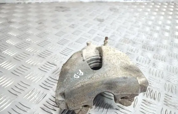 Opel Zafira A Front brake caliper