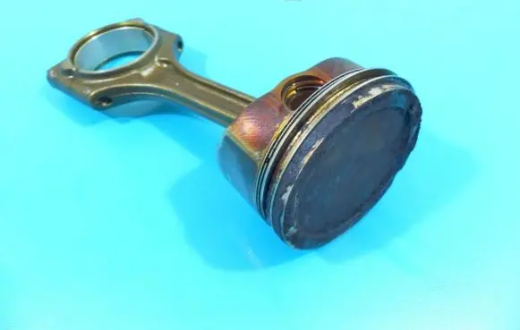 Piston
