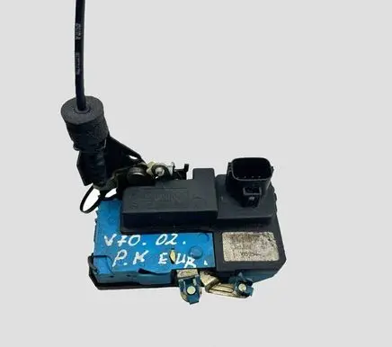 Volvo V70 Front door lock