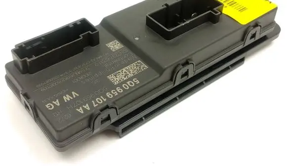 Volkswagen PASSAT B8 Central body control module 5Q0959107AA