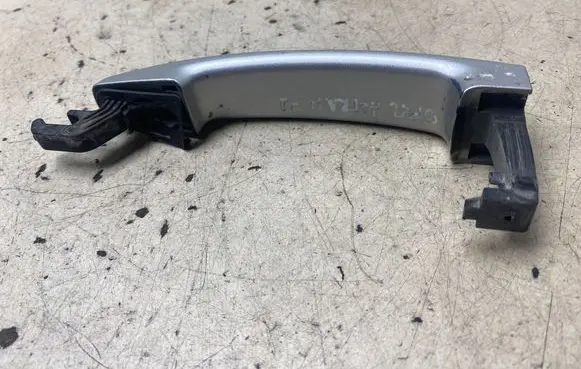 Opel Astra H Front door exterior handle 