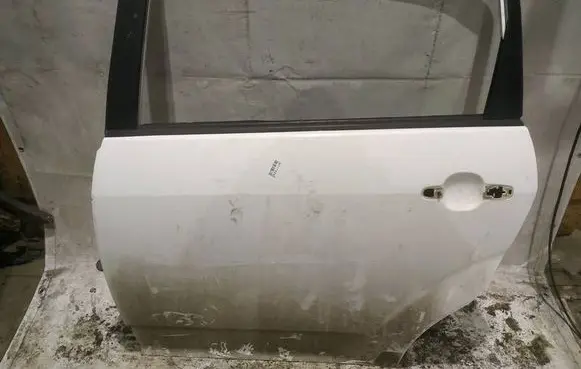 Toyota Corolla Verso AR10 Rear door BALTOS