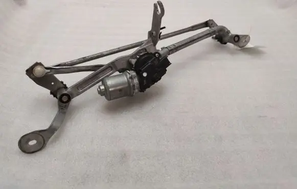 BMW X4 G02 Front wiper linkage and motor 7399013