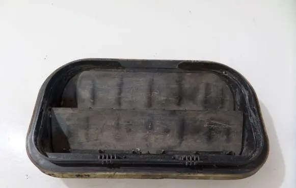 Ford Focus Quarter panel pressure vent YF1A54280B62AD