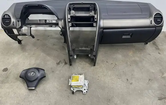 Lexus IS 200-300 Dashboard