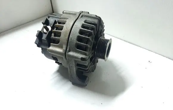 BMW X1 E84 Generator/alternator 7802261 2543461D FG18S019