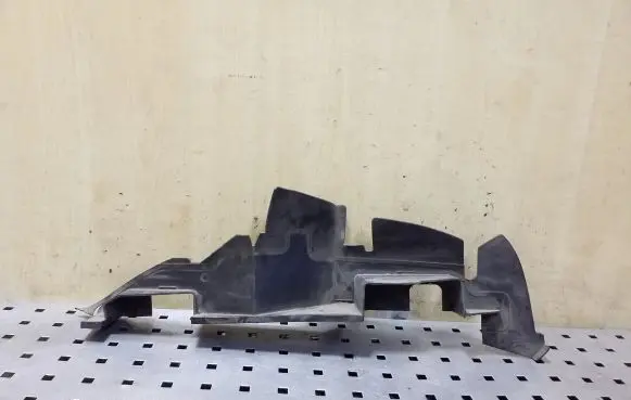 Audi A6 S6 C5 4B Intercooler air guide/duct channel 4B0121283H