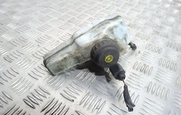 Brake fluid reservoir