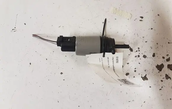 BMW 5 E60 E61 Windscreen/windshield washer pump 67126934159 23557610