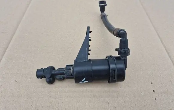 Cadillac CTS Headlight washer spray nozzle 20394
