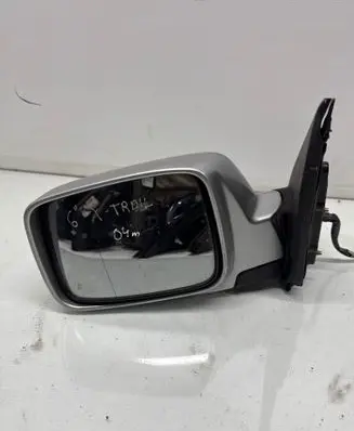 Nissan X-Trail T30 Front door electric wing mirror E13010621