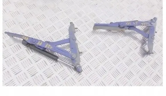 Mazda 121 Tailgate/trunk/boot hinge