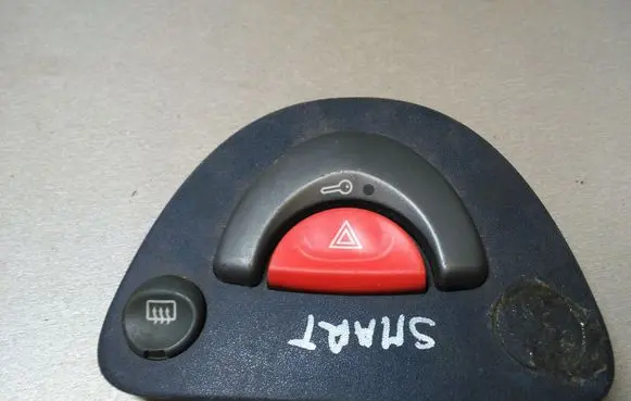 Smart ForTwo I Hazard light switch