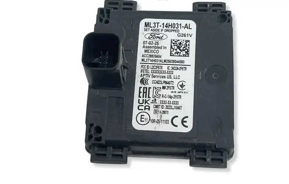 Ford Escape IV Blind spot module ML3T14H031AL