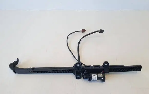 BMW 4 F32 F33 Seat belt adjustment motor 7307915 10237710 C11895100