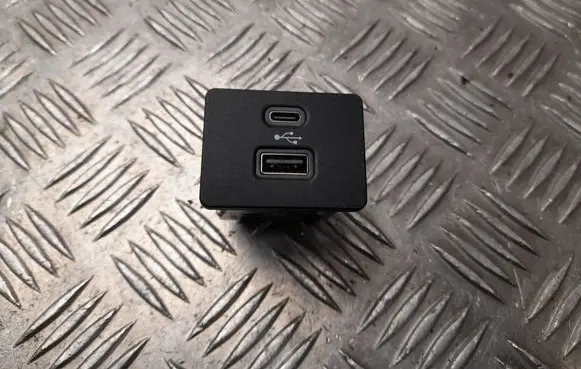 USB socket connector