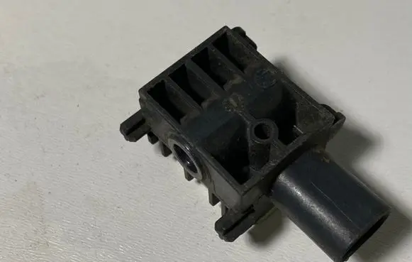 Mercedes-Benz ML W164 Airbag deployment crash/impact sensor 0038202926