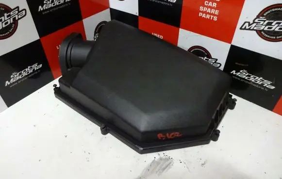 Volvo XC70 Air filter box cover 72102978