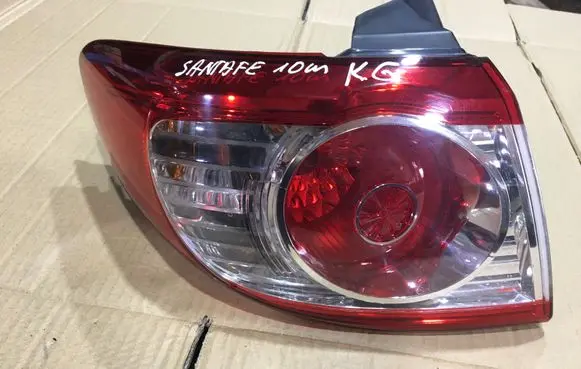 Hyundai Santa Fe Rear/tail lights 924012B5