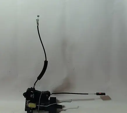 Opel Vectra C Front door lock 24447340