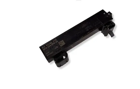 Volkswagen Golf VII Keyless system antenna 5WA962132