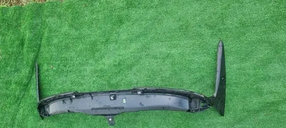 BMW 2 F46 Tailgate/trunk spoiler 7348578 18008310