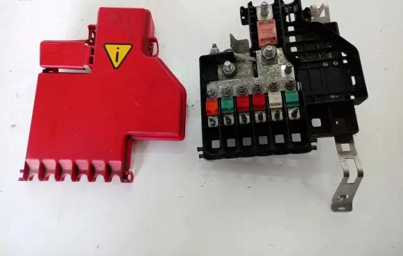 Renault Zoe Battery relay fuse 243458839R
