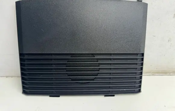 Ford Mustang VI Dash center speaker trim cover FR3B6304405A
