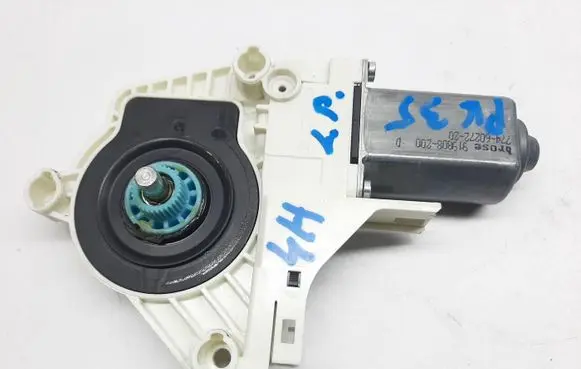 Audi A6 C7 Front door window regulator motor 8K0959801B