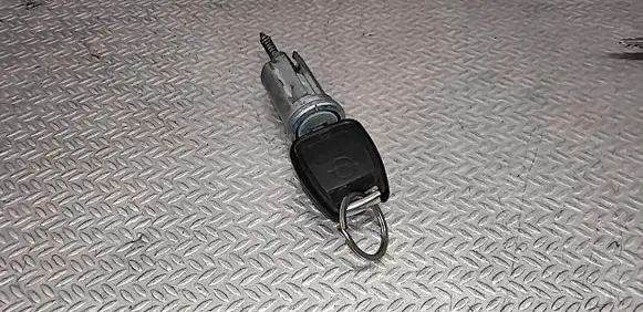 Opel Zafira A Ignition lock 13168306