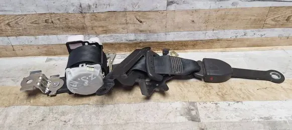 Middle seatbelt (rear)