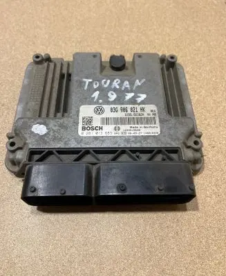 Volkswagen Touran I Engine control unit/module 03G906021HK 1039S15638 0281013683