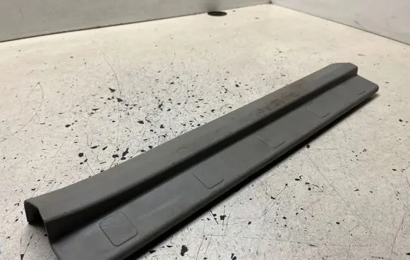Nissan X-Trail T30 Front sill trim cover 769518H300 H6115452100