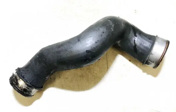 Mercedes-Benz C W203 Intercooler hose/pipe a2035200532