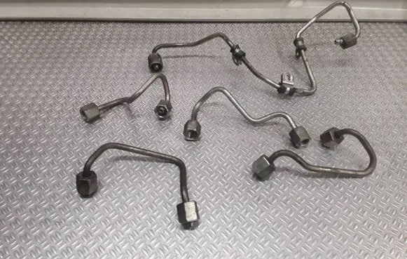 Skoda Yeti (5L) Fuel injector supply line/pipe 