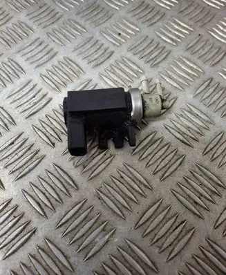 Volkswagen PASSAT B5.5 Turbo solenoid valve 1J0906627A 72290325