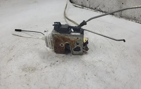 Audi A4 S4 B5 8D Front door lock 