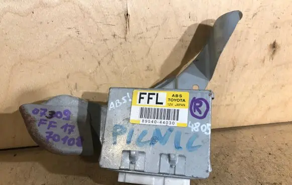 Toyota Picnic ABS control unit/module 8954044030 FFL 70108
