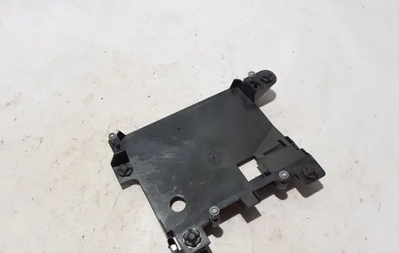 Other engine bay part