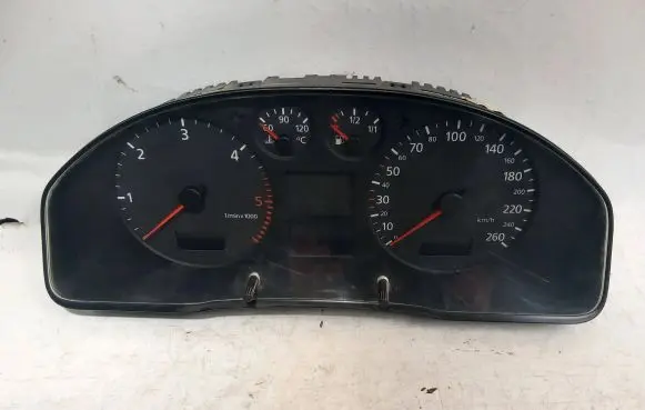 Audi A4 S4 B5 8D Speedometer (instrument cluster) 8D0920900 110208938001