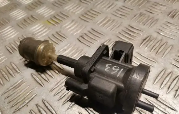 Mercedes-Benz ML W163 Turbo solenoid valve 0005450427