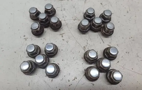 Lexus IS 220D-250-350 Nuts/bolts 