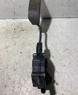 Toyota Auris 150 Accelerator throttle pedal 7811012030 1988007580 11H02A00212