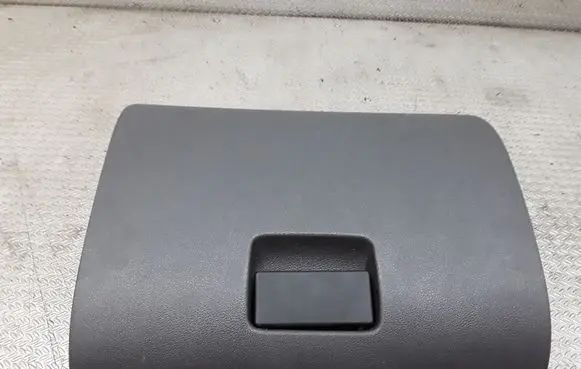 Ford Focus Glove box lid/cover 